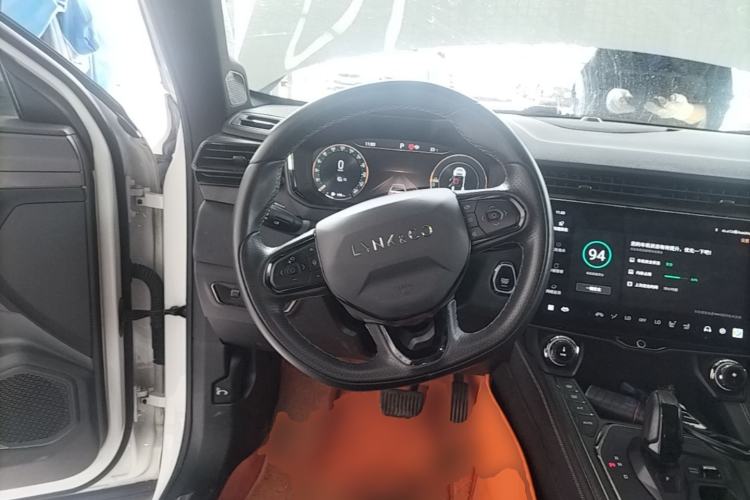 Used Lynk & Co 01 EM-P 2021 1.5TD PHEV Halo Steering Wheel