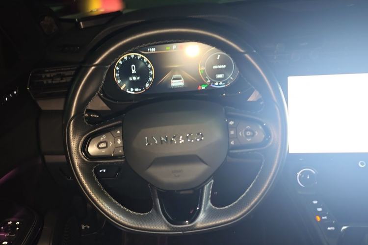 Used Lynk & Co 01 EM-P 2021 1.5TD PHEV Halo Steering Wheel