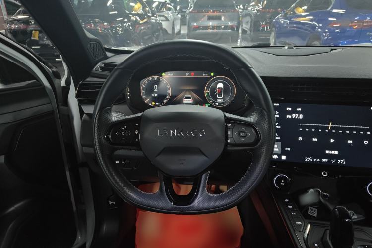 Used Lynk & Co 01 EM-P 2021 1.5TD PHEV Halo Steering Wheel