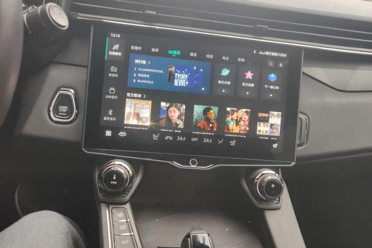 Used Lynk & Co 01 EM-P 2022 1.5TD PHEV Plus Audio And AC Panel