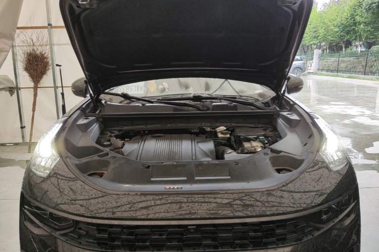 Used Lynk & Co 01 EM-P 2022 1.5TD PHEV Plus Engine Bay
