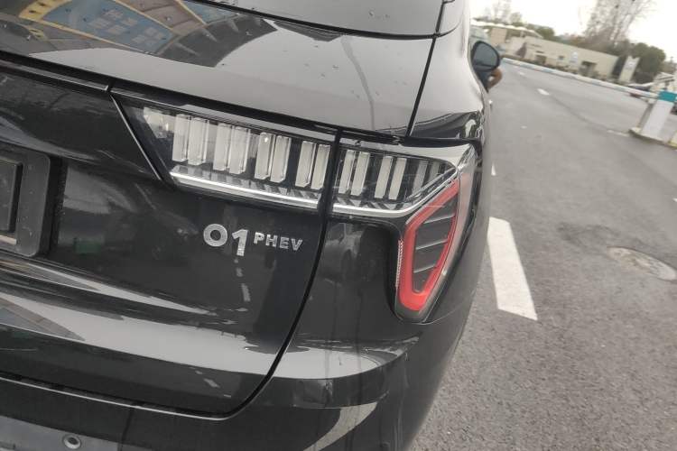 Used Lynk & Co 01 EM-P 2022 1.5TD PHEV Plus Exterior 3