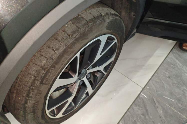Used Lynk & Co 01 EM-P 2022 1.5TD PHEV Plus Exterior 4