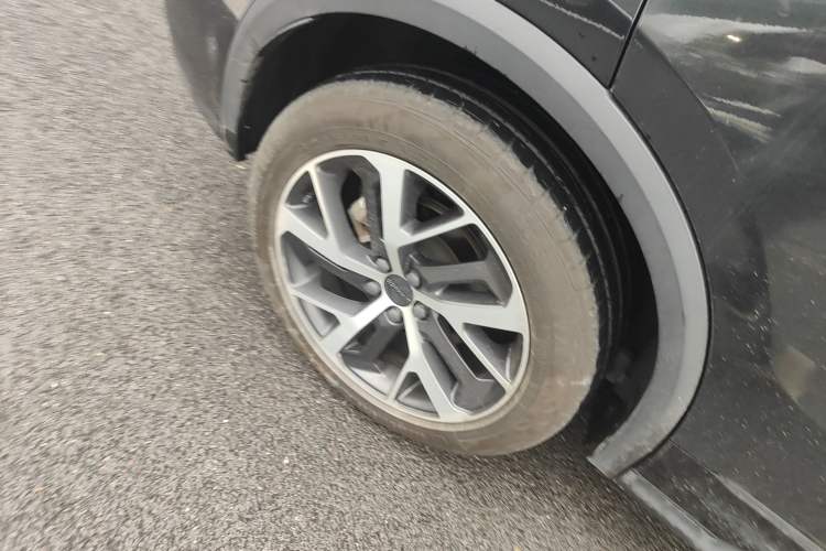 Used Lynk & Co 01 EM-P 2022 1.5TD PHEV Plus Exterior 5