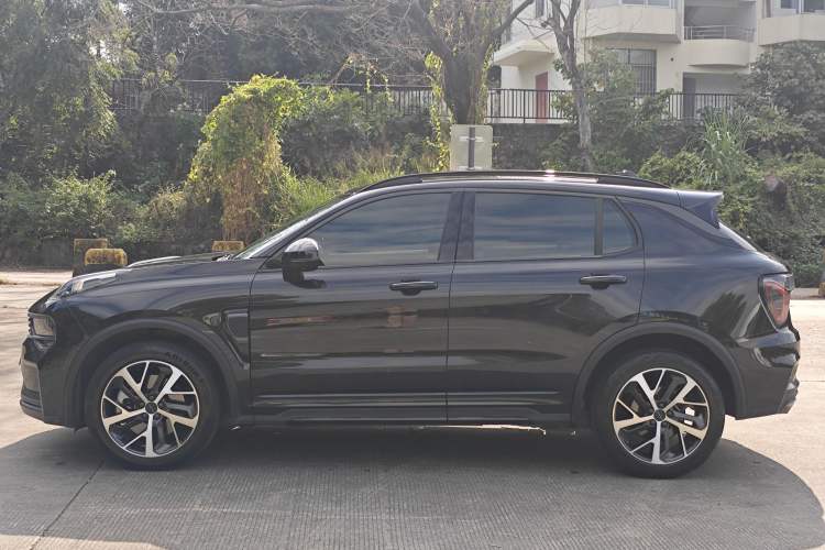 Used Lynk & Co 01 EM-P 2022 1.5TD PHEV Plus Exterior 6