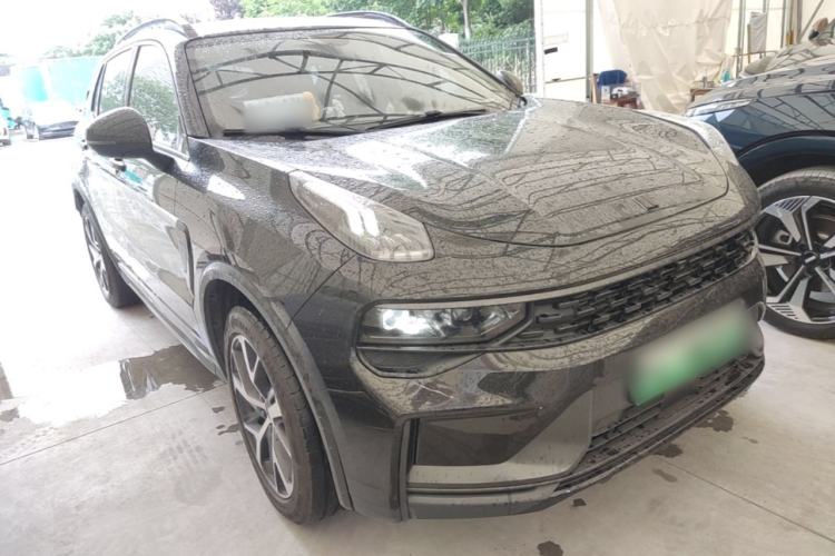 Used Lynk & Co 01 EM-P 2022 1.5TD PHEV Plus Front Right 45 Deg