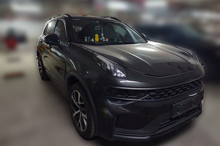 Used Lynk & Co 01 EM-P 2022 1.5TD PHEV Plus Front Right 45 Deg