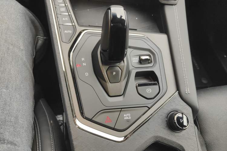 Used Lynk & Co 01 EM-P 2022 1.5TD PHEV Plus Gear Lever