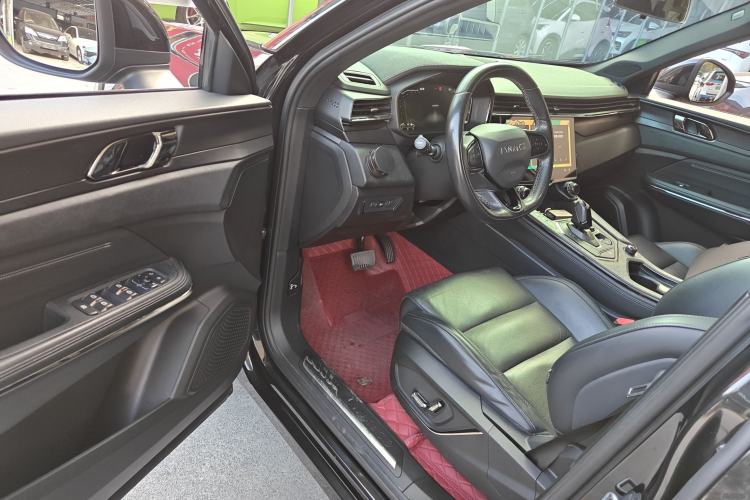 Used Lynk & Co 01 EM-P 2022 1.5TD PHEV Plus Interior 3