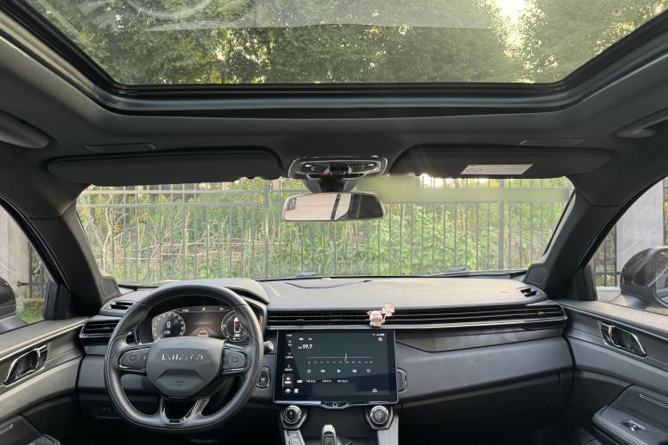 Used Lynk & Co 01 EM-P 2022 1.5TD PHEV Plus Interior 5