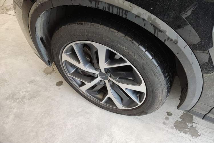 Used Lynk & Co 01 EM-P 2022 1.5TD PHEV Plus Left Front Wheel Hub