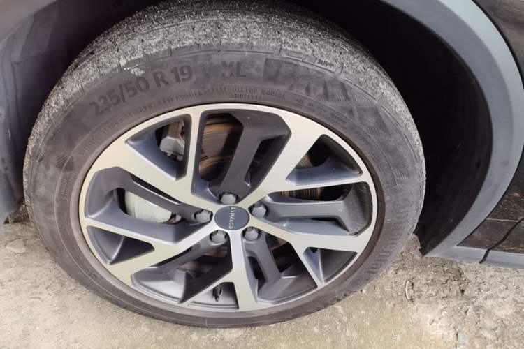 Used Lynk & Co 01 EM-P 2022 1.5TD PHEV Plus Left Front Wheel Hub