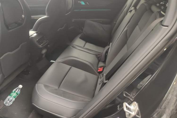 Used Lynk & Co 01 EM-P 2022 1.5TD PHEV Plus Left Rear Seat