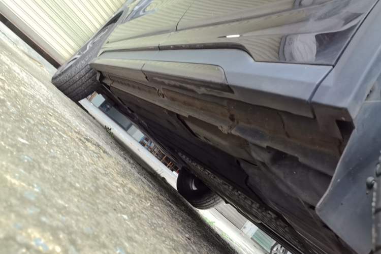 Used Lynk & Co 01 EM-P 2022 1.5TD PHEV Plus Left Side Sill
