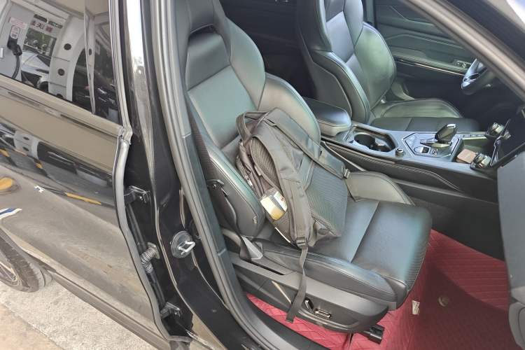 Used Lynk & Co 01 EM-P 2022 1.5TD PHEV Plus Right Front Seat