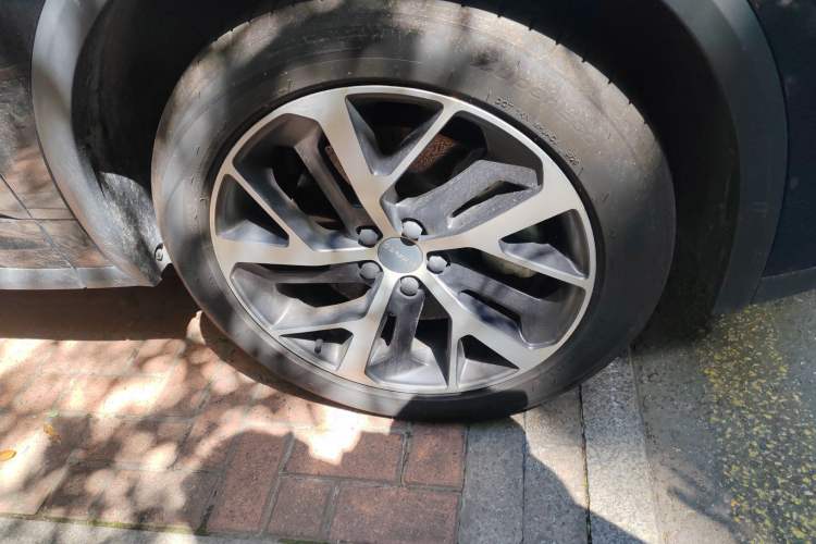 Used Lynk & Co 01 EM-P 2022 1.5TD PHEV Plus Right Front Wheel Hub