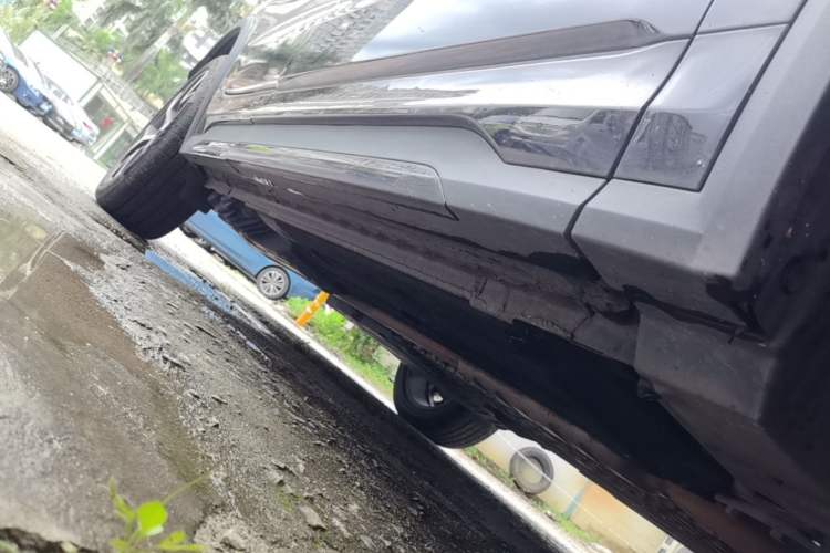 Used Lynk & Co 01 EM-P 2022 1.5TD PHEV Plus Right Side Sill