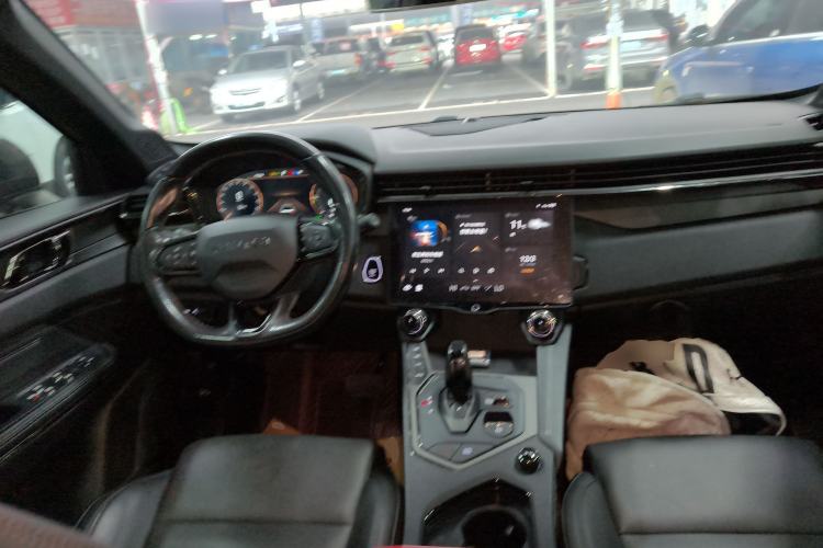 Used Lynk & Co 01 EM-P 2022 1.5TD PHEV Plus Center Console