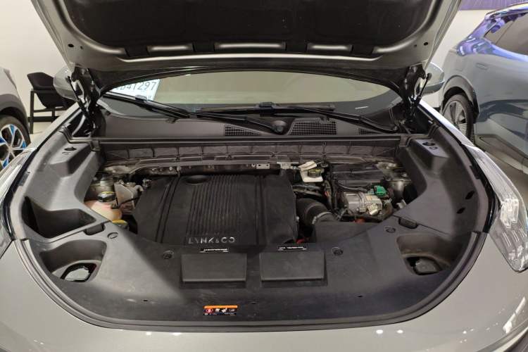 Used Lynk & Co 01 EM-P 2022 1.5TD PHEV Plus Engine Bay