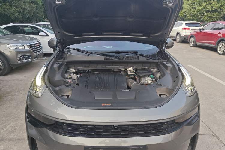Used Lynk & Co 01 EM-P 2022 1.5TD PHEV Plus Engine Bay