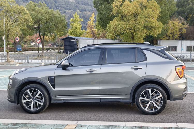 Used Lynk & Co 01 EM-P 2022 1.5TD PHEV Plus Exterior 3