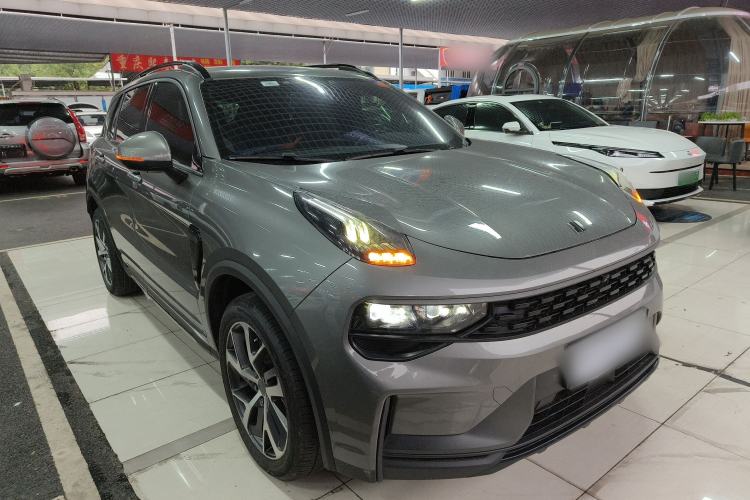 Used Lynk & Co 01 EM-P 2022 1.5TD PHEV Plus Front Right 45 Deg