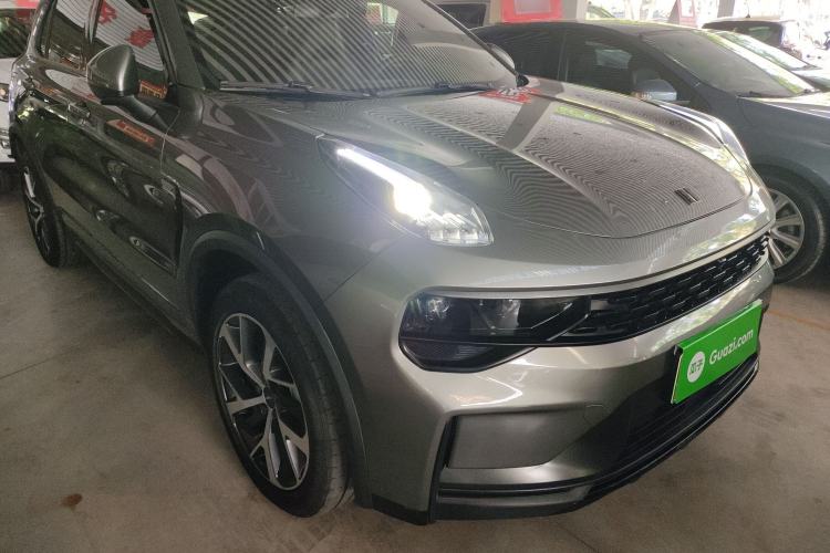 Used Lynk & Co 01 EM-P 2022 1.5TD PHEV Plus Front Right 45 Deg