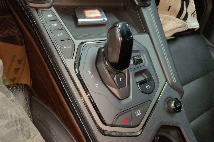 Used Lynk & Co 01 EM-P 2022 1.5TD PHEV Plus Gear Lever