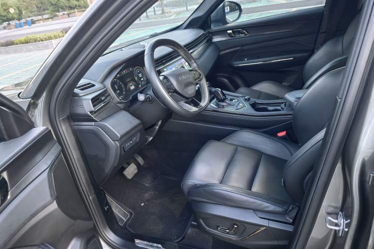 Used Lynk & Co 01 EM-P 2022 1.5TD PHEV Plus Interior 1
