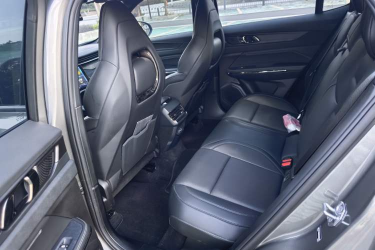Used Lynk & Co 01 EM-P 2022 1.5TD PHEV Plus Interior 2