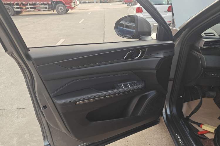 Used Lynk & Co 01 EM-P 2022 1.5TD PHEV Plus Left Front Door Interior