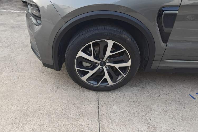 Used Lynk & Co 01 EM-P 2022 1.5TD PHEV Plus Left Front Wheel Hub