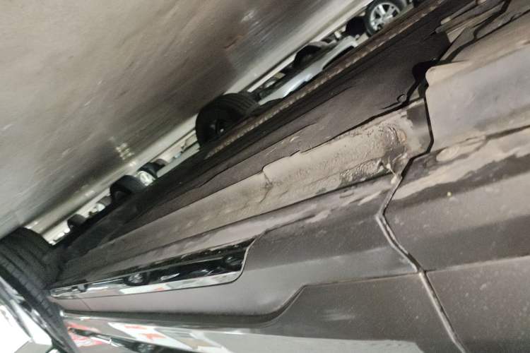 Used Lynk & Co 01 EM-P 2022 1.5TD PHEV Plus Left Side Sill