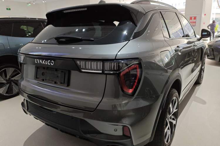 Used Lynk & Co 01 EM-P 2022 1.5TD PHEV Plus Rear Right 45 Deg