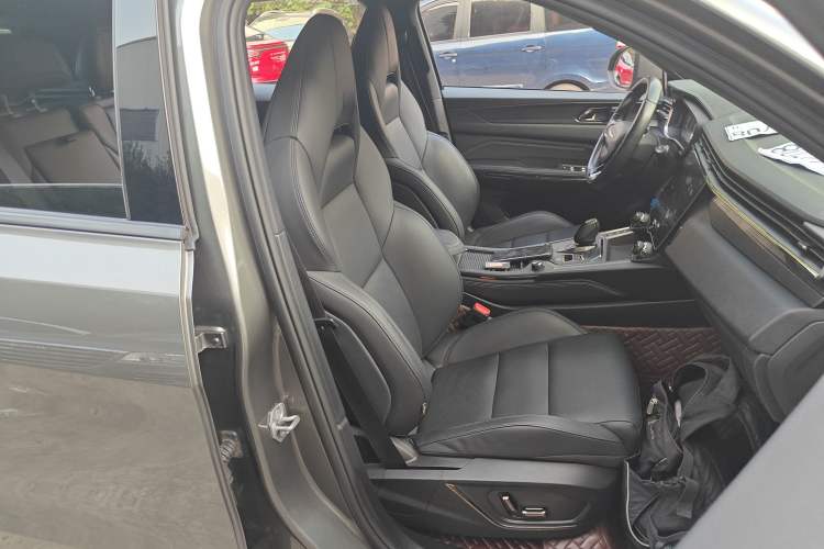 Used Lynk & Co 01 EM-P 2022 1.5TD PHEV Plus Right Front Seat