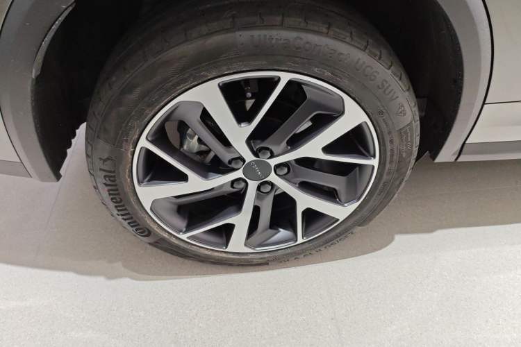 Used Lynk & Co 01 EM-P 2022 1.5TD PHEV Plus Right Rear Wheel Hub