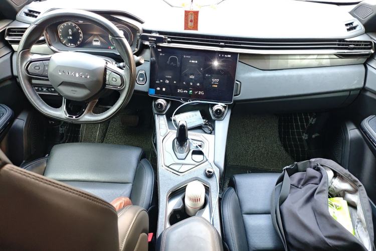 Used Lynk & Co 01 EM-P 2022 1.5TD PHEV Plus Center Console