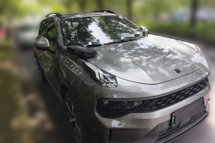 Used Lynk & Co 01 EM-P 2022 1.5TD PHEV Plus Front Right 45 Deg