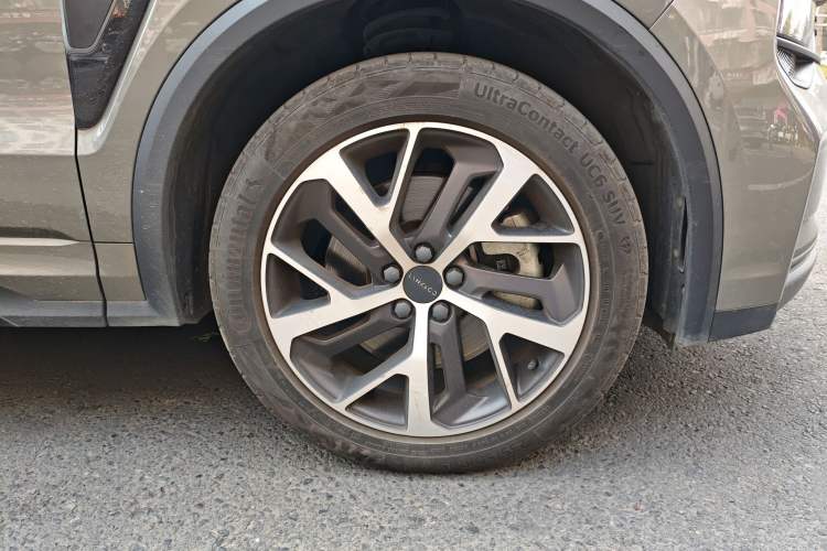 Used Lynk & Co 01 EM-P 2022 1.5TD PHEV Plus Right Front Wheel Hub