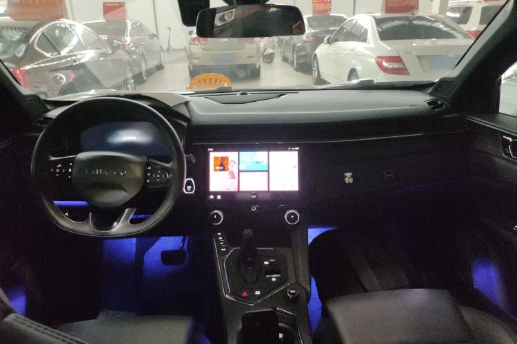 Used Lynk & Co 01 EM-P 2022 1.5TD PHEV Plus Center Console