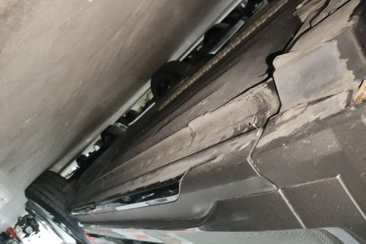 Used Lynk & Co 01 EM-P 2022 1.5TD PHEV Plus Left Side Sill