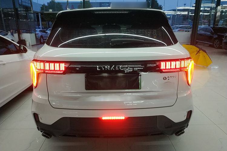 Used Lynk & Co 01 EM-P 2022 1.5TD PHEV Plus Exterior 4