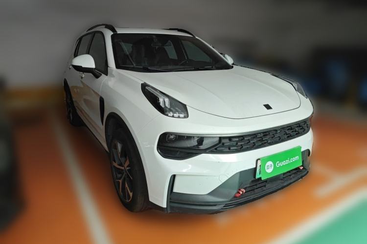 Used Lynk & Co 01 EM-P 2022 1.5TD PHEV Plus Front Right 45 Deg