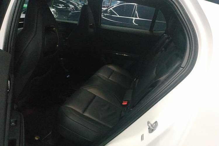 Used Lynk & Co 01 EM-P 2022 1.5TD PHEV Plus Interior 4
