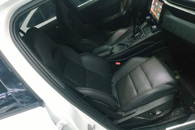 Used Lynk & Co 01 EM-P 2022 1.5TD PHEV Plus Right Front Seat