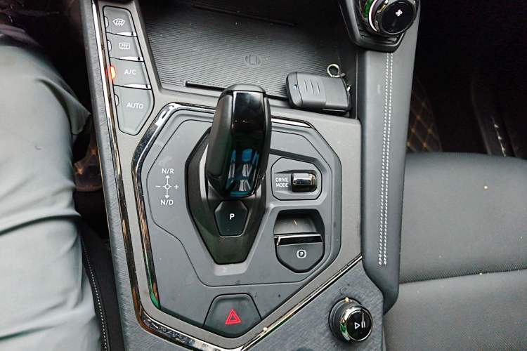 Used Lynk & Co 01 EM-P 2023 1.5TD EM-P PM Gear Lever