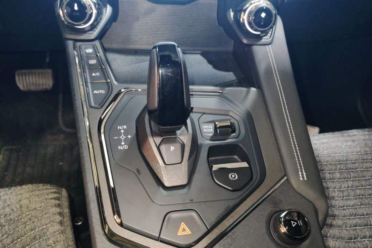 Used Lynk & Co 01 EM-P 2023 1.5TD EM-P PM Gear Lever