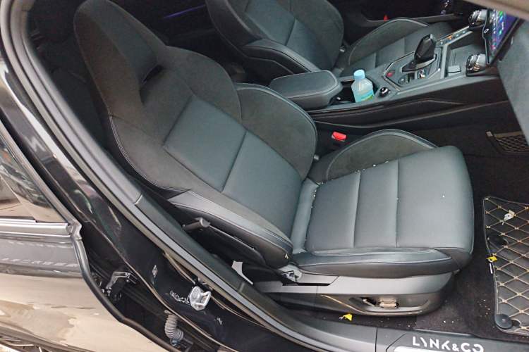 Used Lynk & Co 01 EM-P 2023 1.5TD EM-P PM Right Front Seat