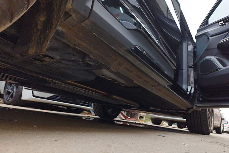 Used Lynk & Co 01 EM-P 2023 1.5TD EM-P PM Right Side Sill