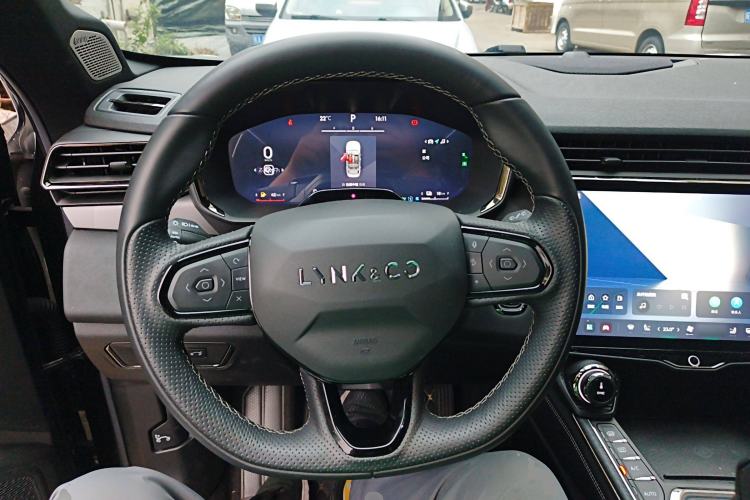 Used Lynk & Co 01 EM-P 2023 1.5TD EM-P PM Steering Wheel